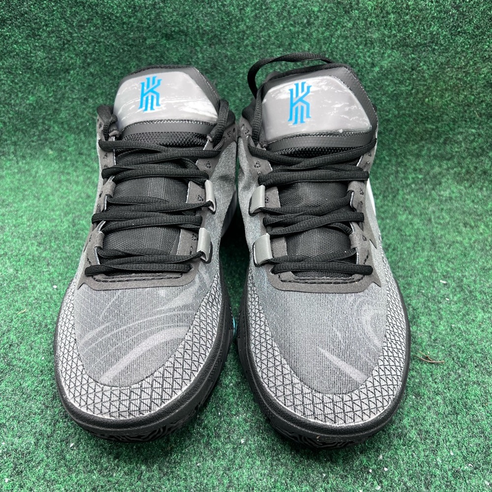 Nike Kyrie 8
